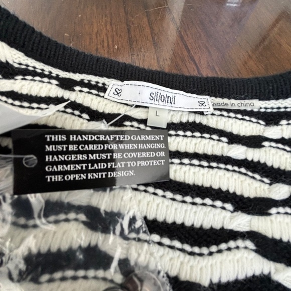 Sioni black and white graphic knit cardigan size L NWT - Picture 14 of 15